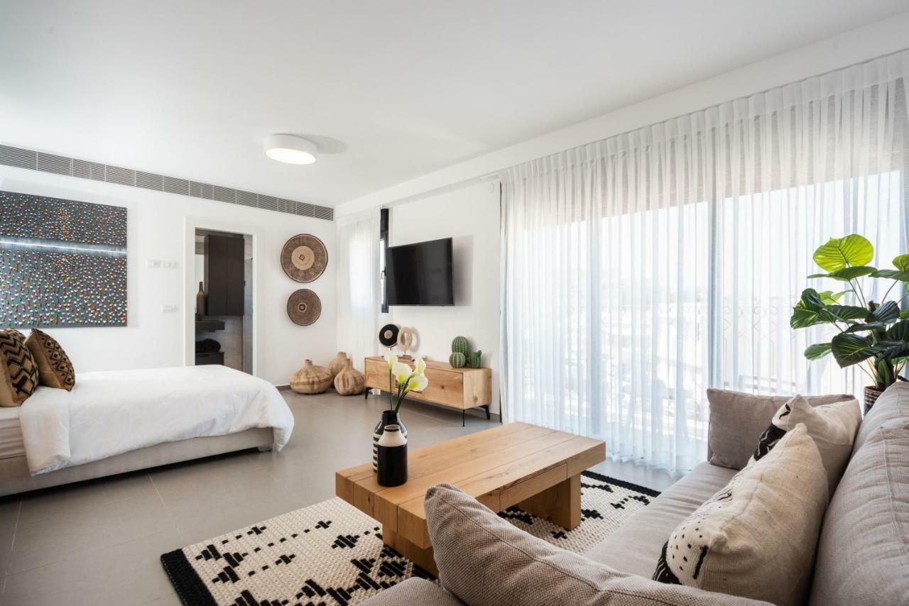 Duplex With Sea View Terrace Above The Flea Market Tel Aviv Exterior photo
